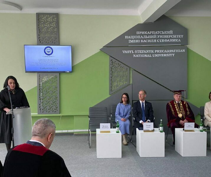 a1090ac3-dc44-4a93-a4c9-47b4d57ce809-715x600