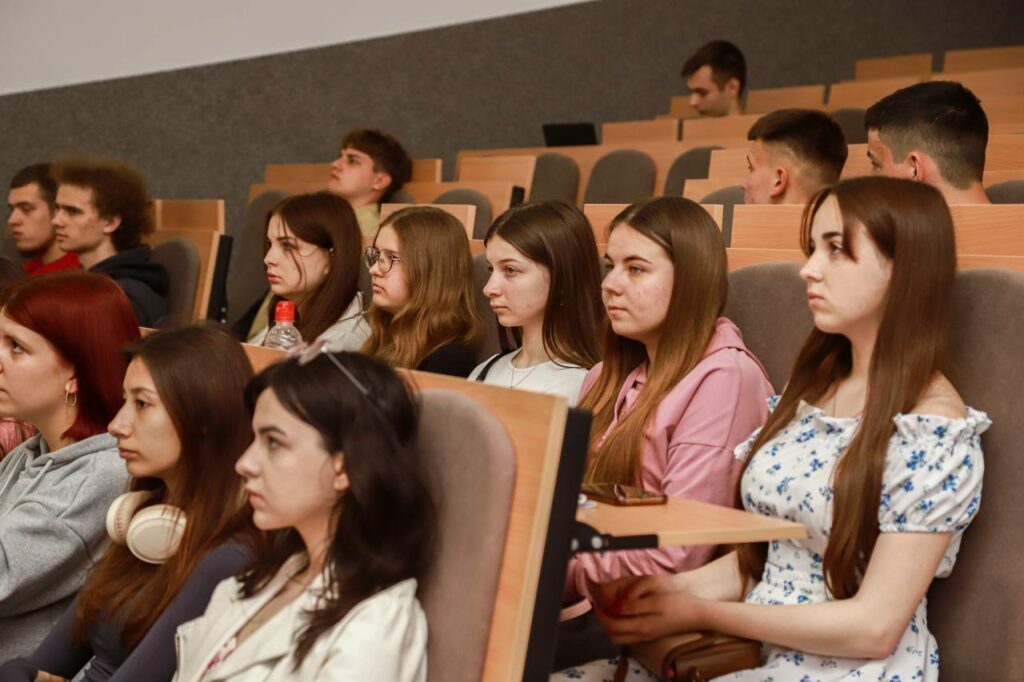 aab96b74-f834-4a71-9d30-ac061bf54189-1024x682