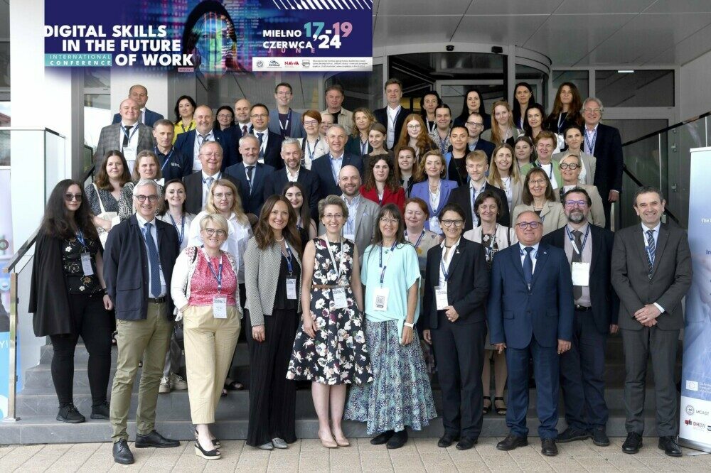 2e8f4a39-7190-4d4d-8dd9-0aebfc97e72c