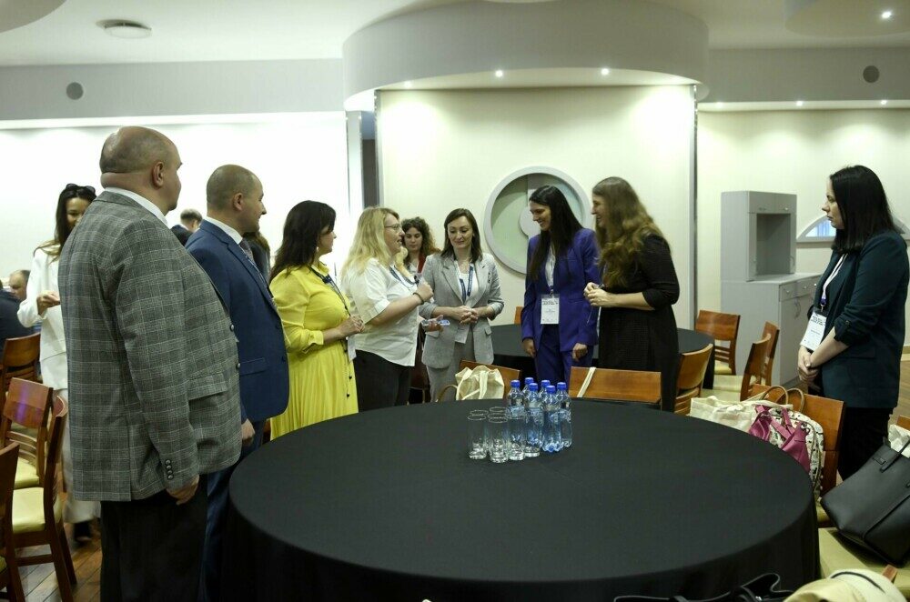 370f7cf2-ce9f-48a9-ac87-f39dec0c831c