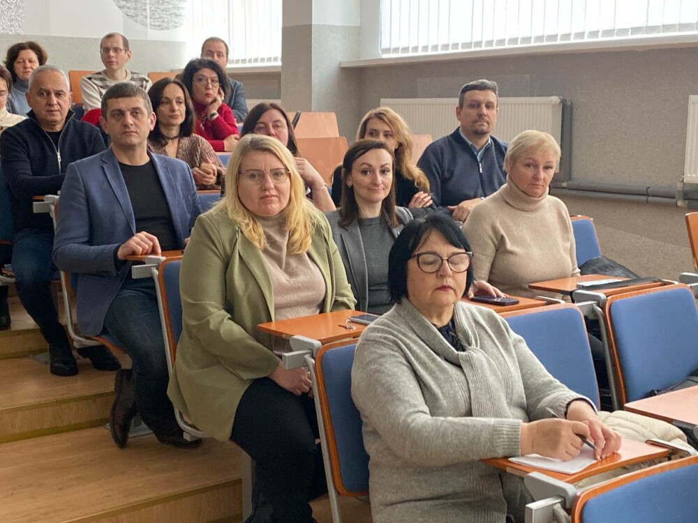 photo_5395723807618098860_y