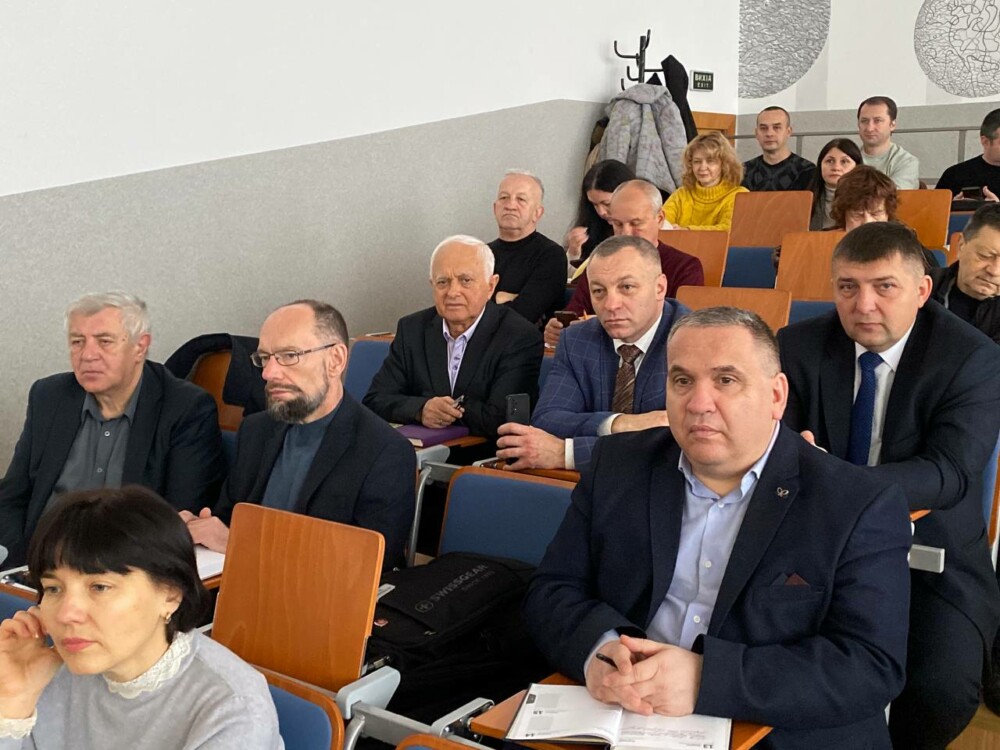 photo_5395723807618098864_y