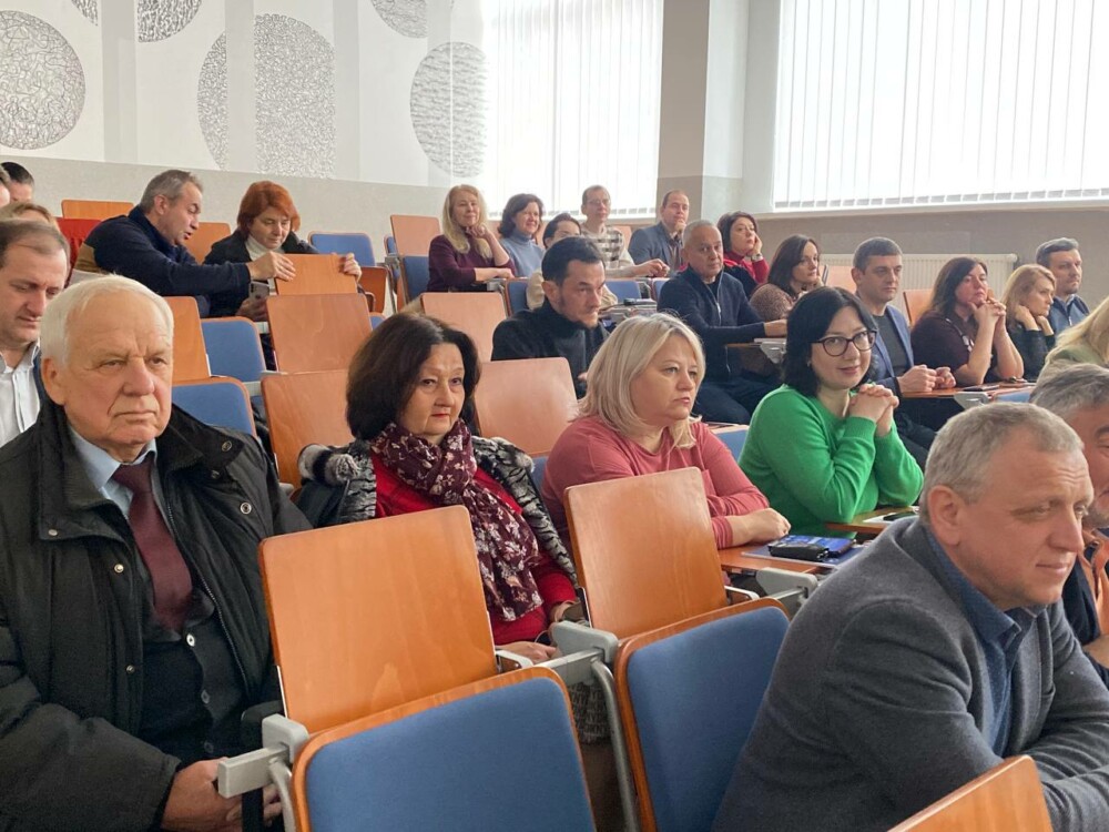 photo_5395723807618098865_y