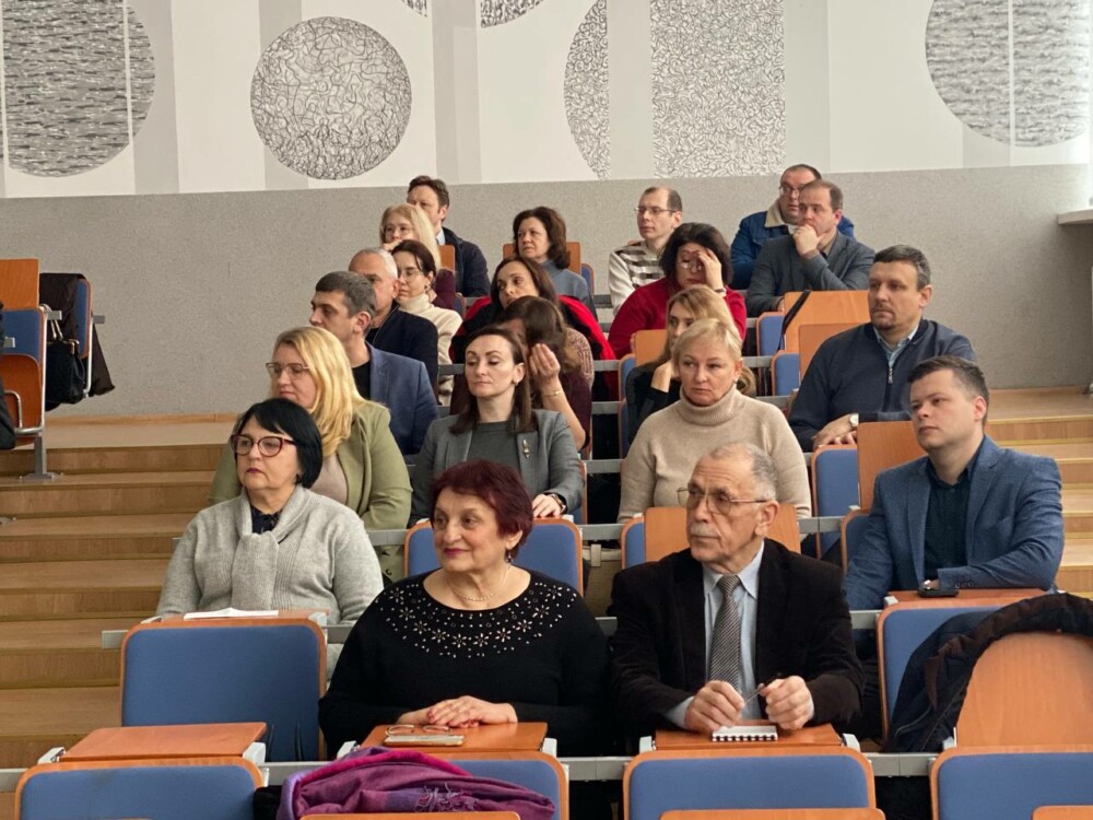 photo_5395723807618098870_y