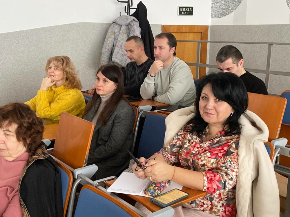 photo_5395723807618098880_y