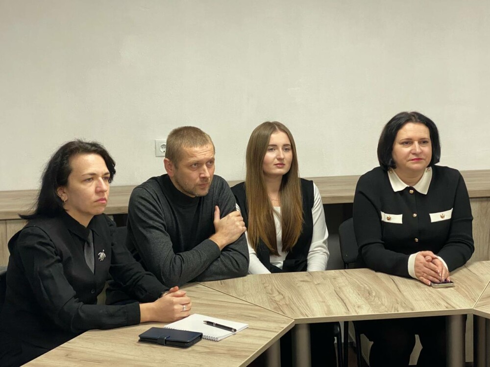 photo_5199876958232635305_y