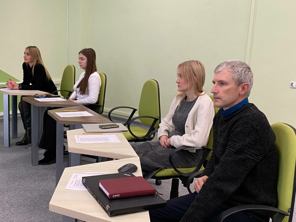 photo_5262917672159537990_y