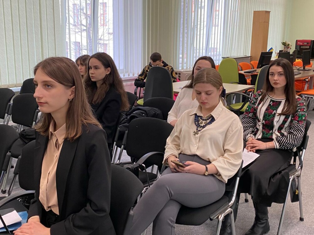 photo_5262917672159537992_y