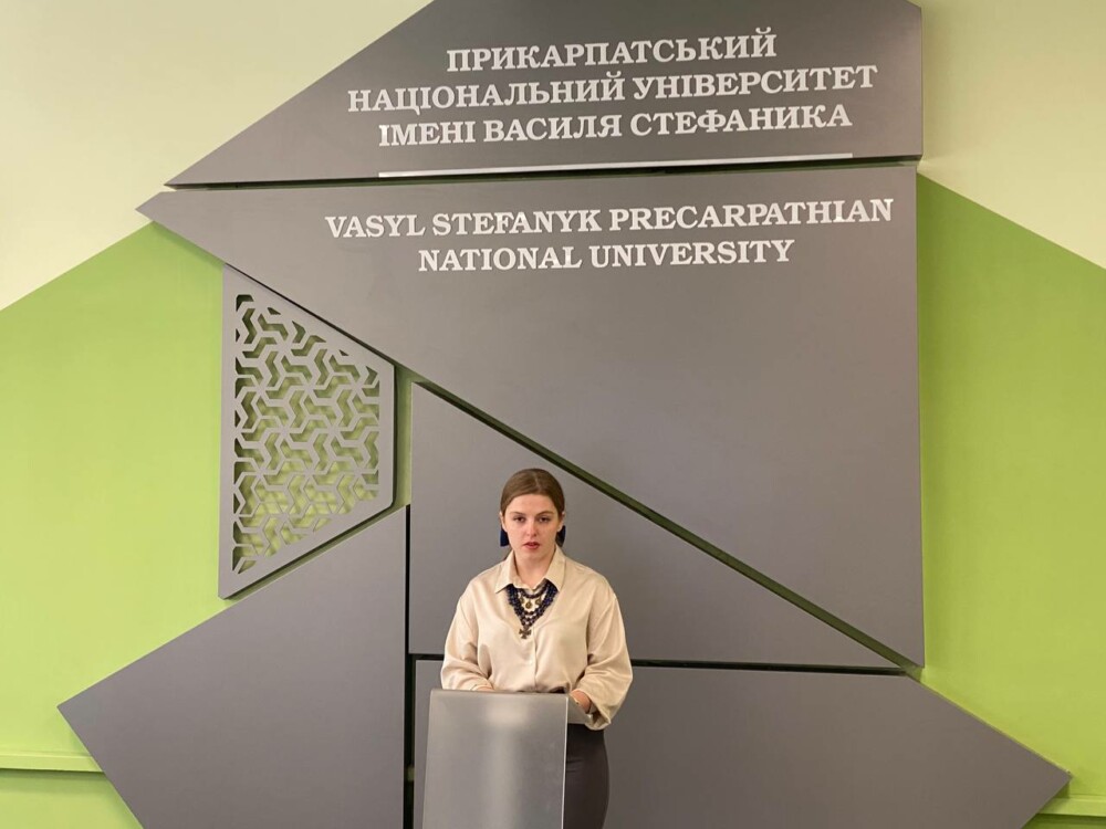 photo_5262917672159537999_y