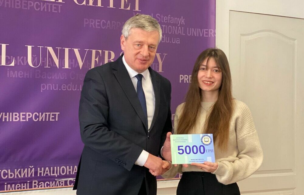 photo_5291851934824786659_y