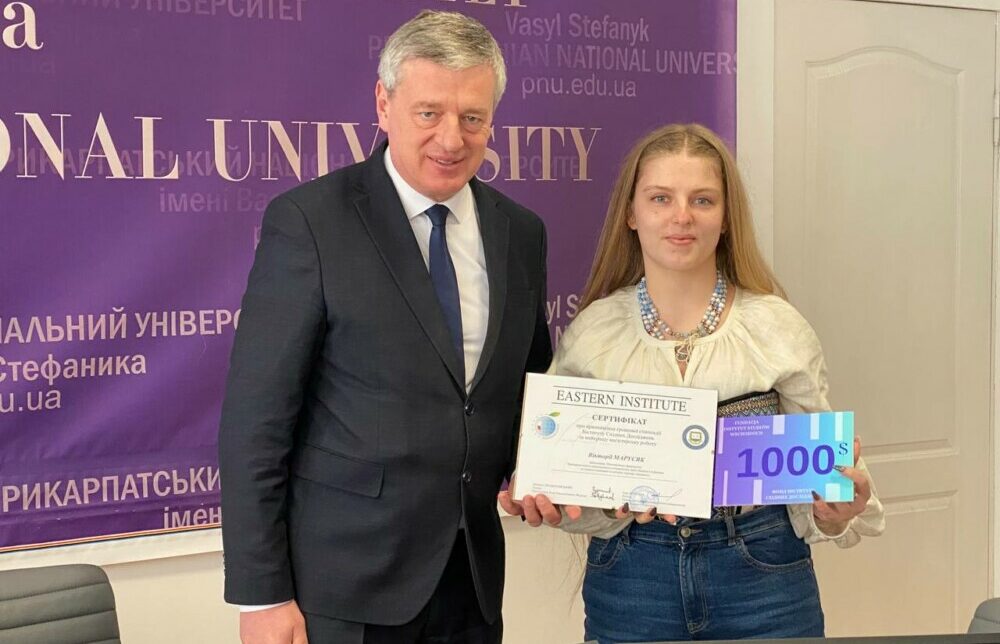 photo_5291851934824786661_y