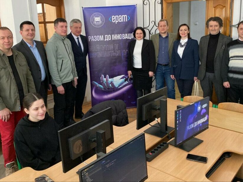 photo_5291851934824786747_y