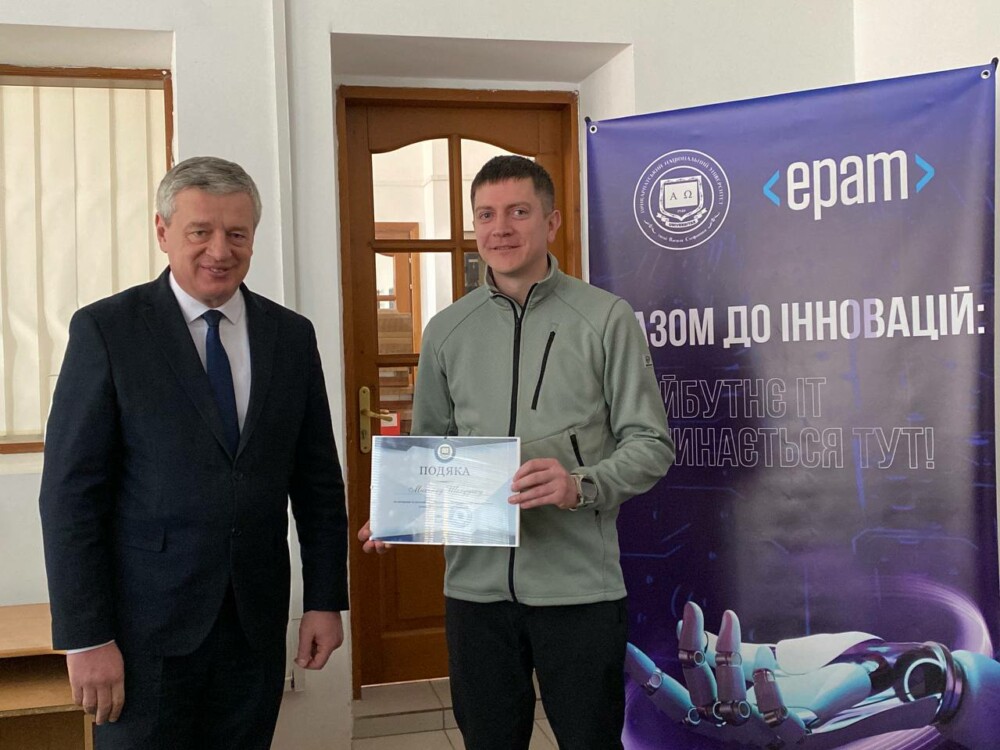 photo_5291851934824786759_y