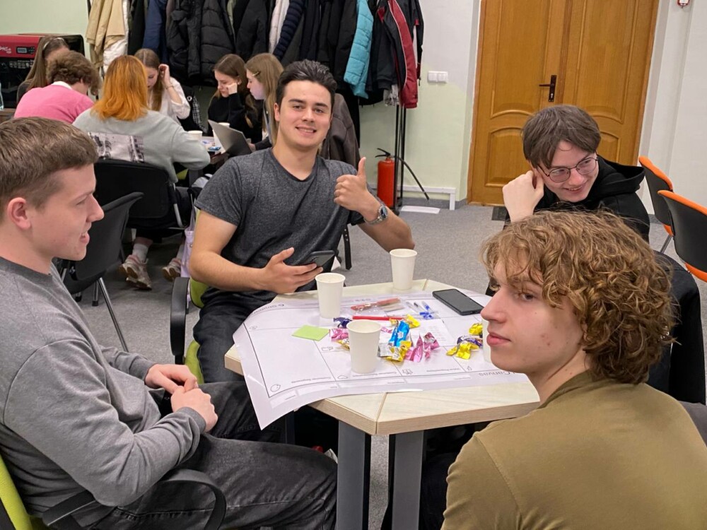 photo_5431527526875918789_y