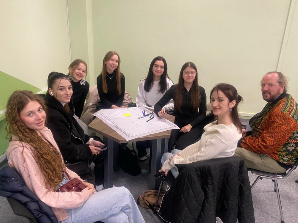 photo_5431527526875918803_y