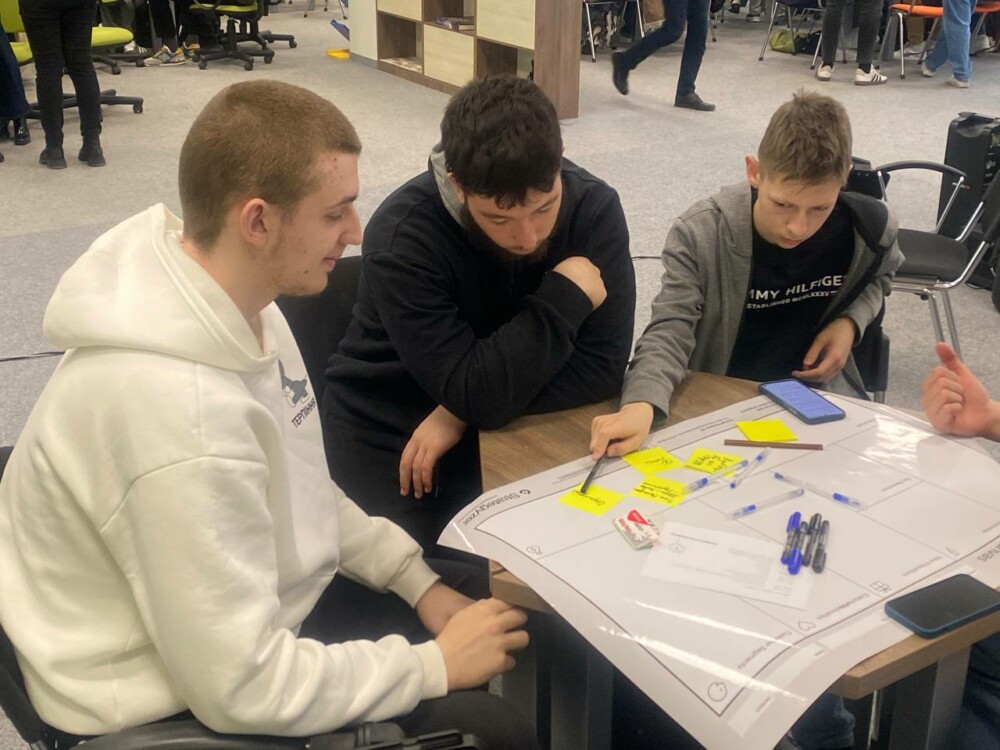 photo_5431527526875918806_y