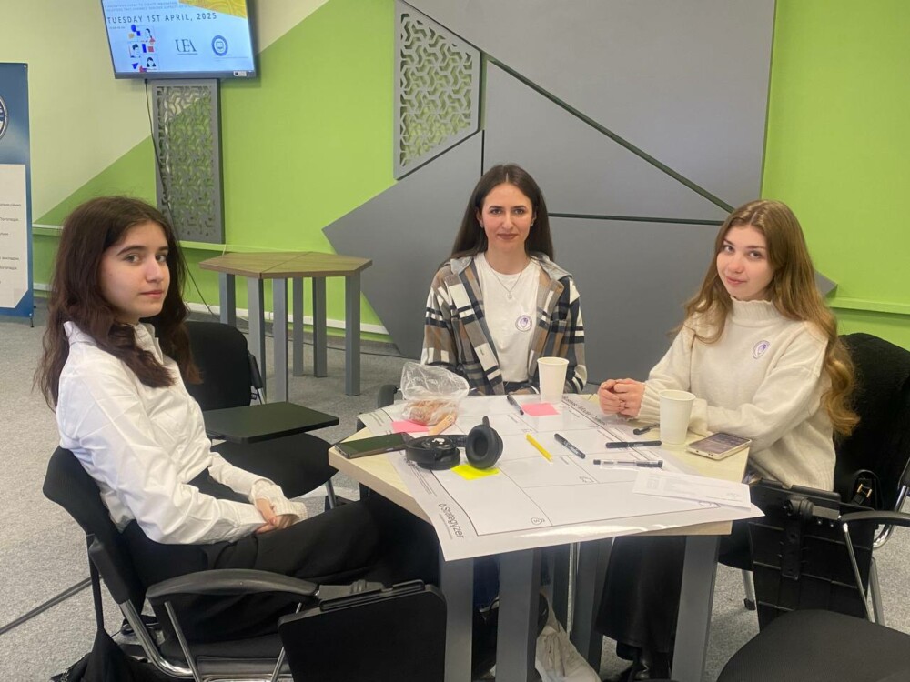 photo_5431527526875918808_y