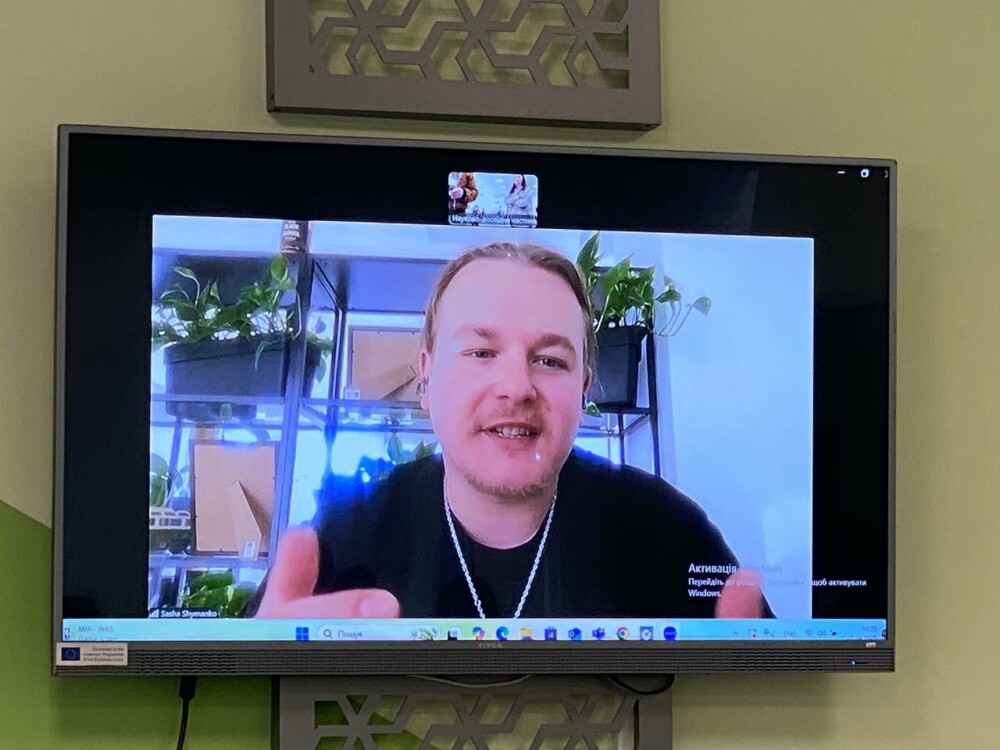 photo_5431527526875918828_y