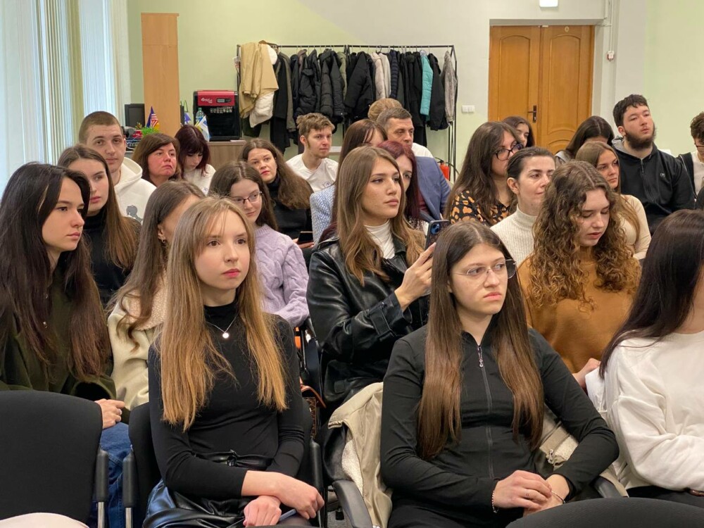 photo_5431527526875918840_y