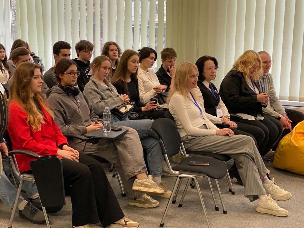 photo_5431527526875918853_y