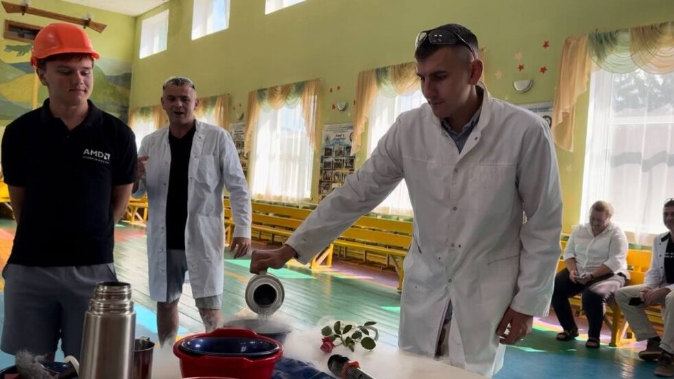 photo_5273915202208922307_y